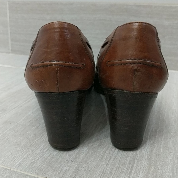 Vintage Salvatore Ferragamo Moccasin/Boat Heels - Picture 6 of 8